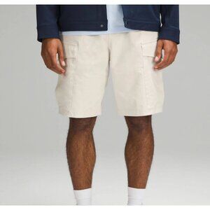 Lululemon Men Twill Versa Cargo Shorts , Stone/cream, Size XL